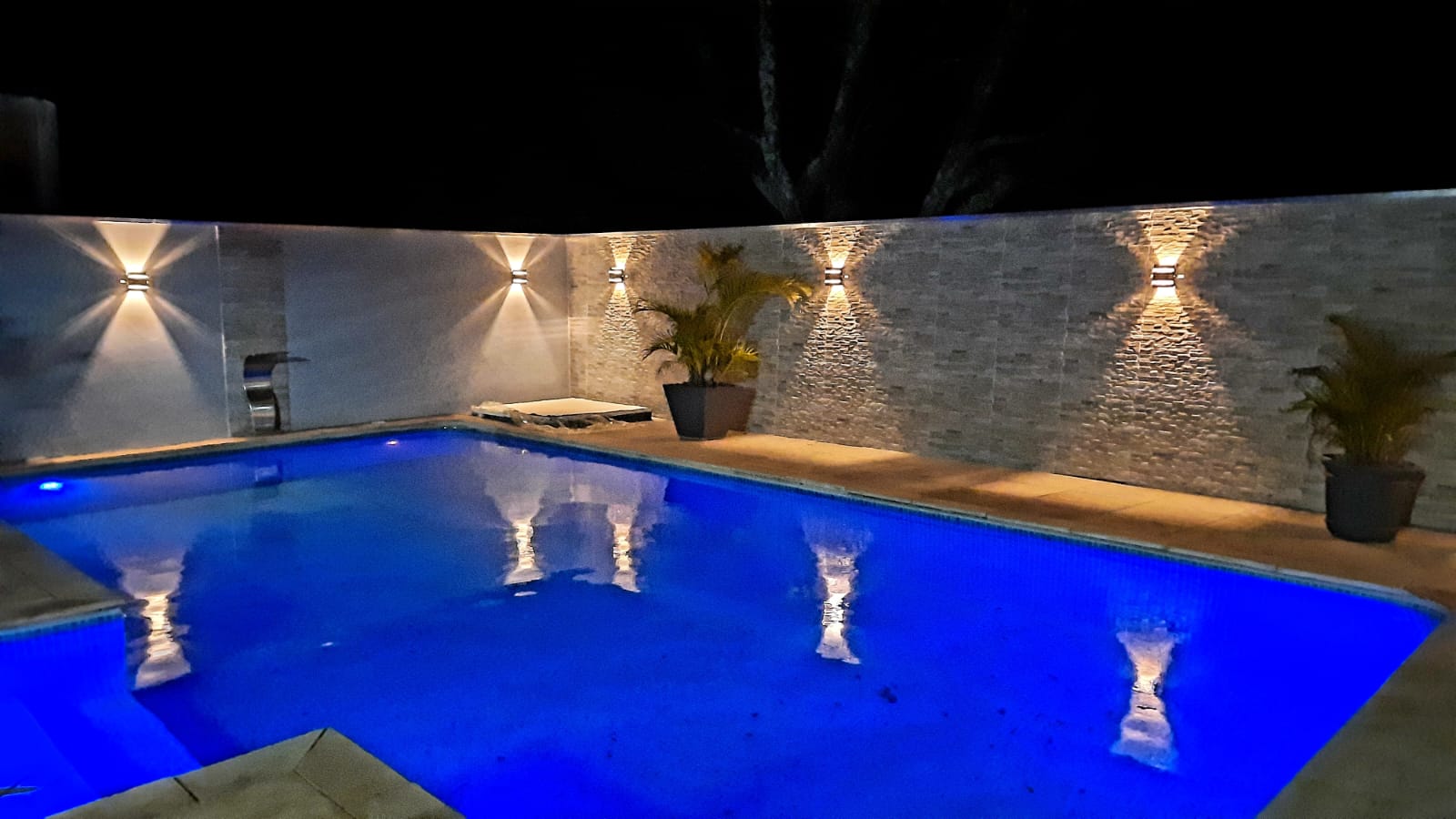 Instalação de Iluminação no muro e troca iluminação piscina