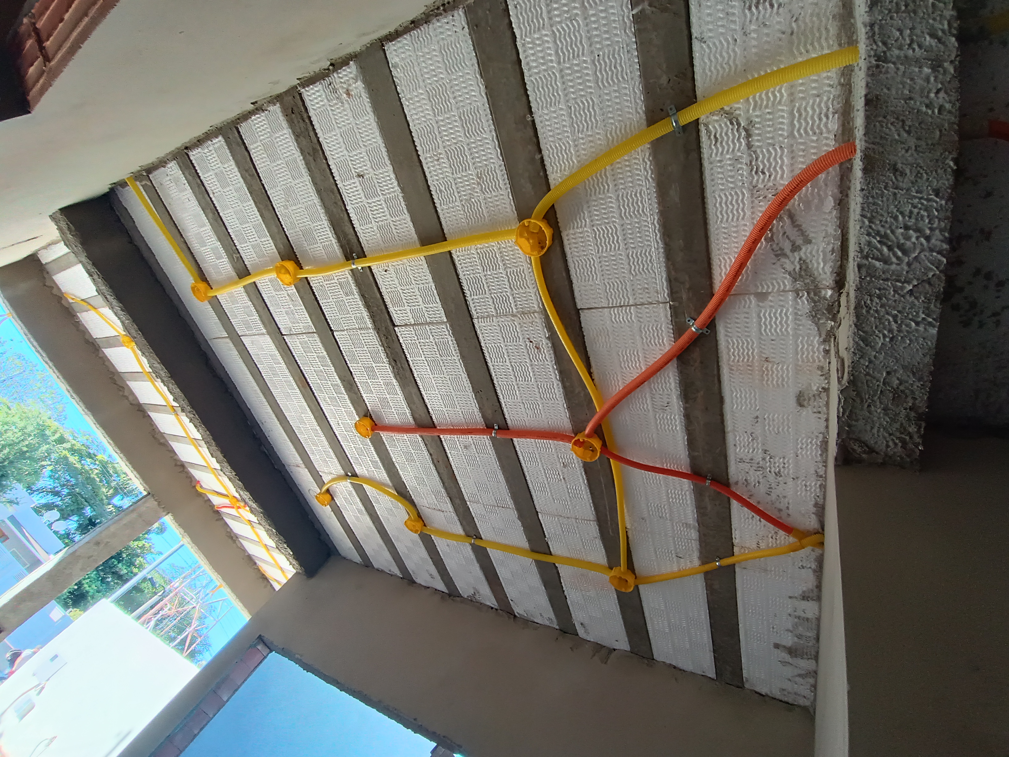Passagem de tubulação para elétrica em Itaí - SP