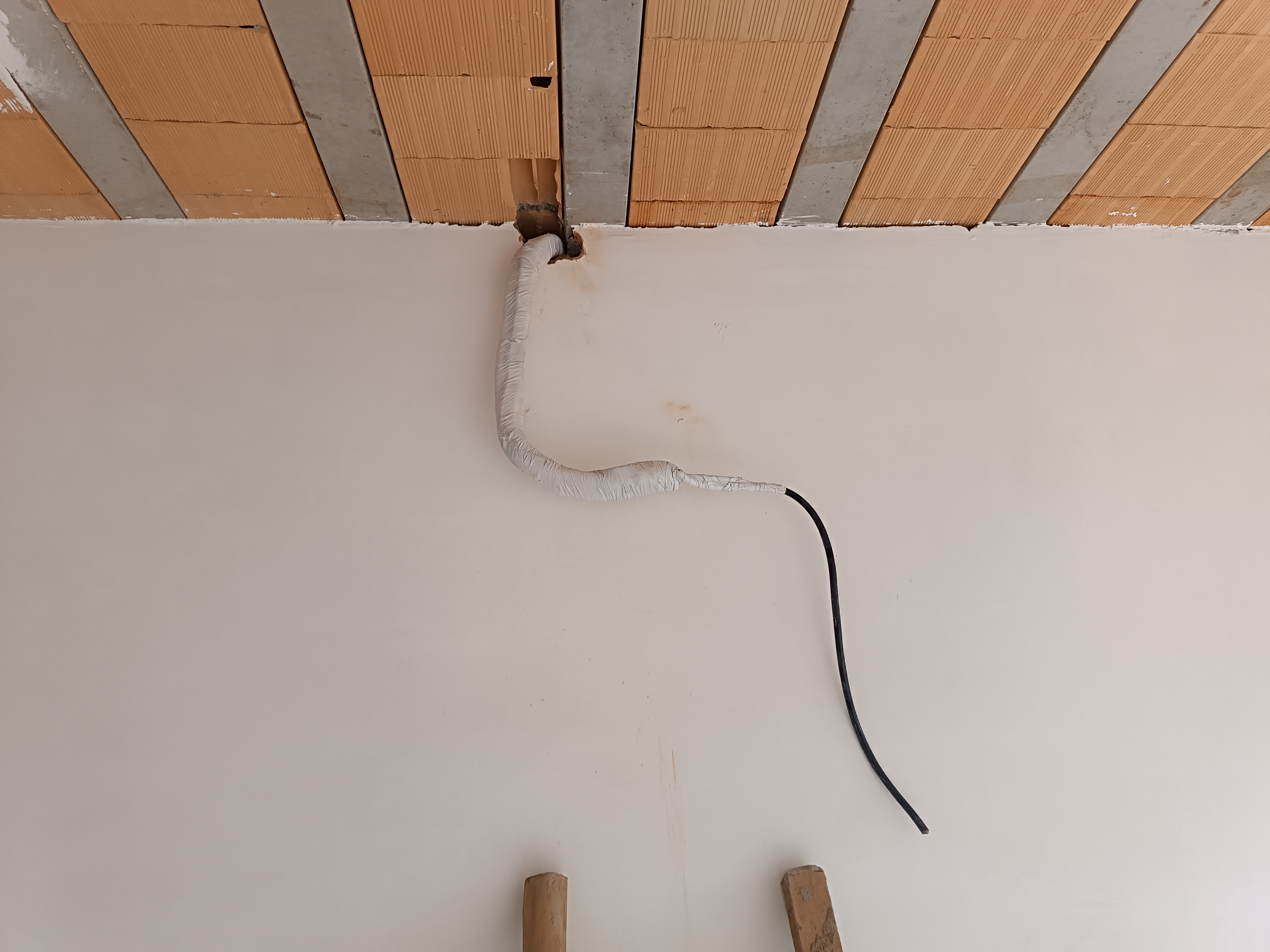 Passagem de infraestrutura para Ar condicionado.